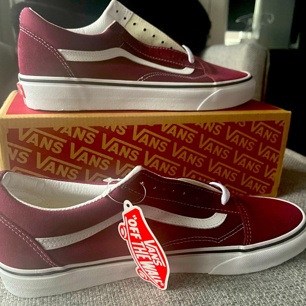 Brand New with Tags Burgundy Men’s Vans - Old Skool